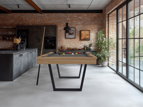 Billard VIVEO 210 aka EASY V avec jeu de 8 pool couleur de tissu gris foncé dans décor  de style industriel aux briques rouges