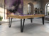 Billard LIGHT en chêne coast avec tapis violet et pieds noir, salon contemporain artistique