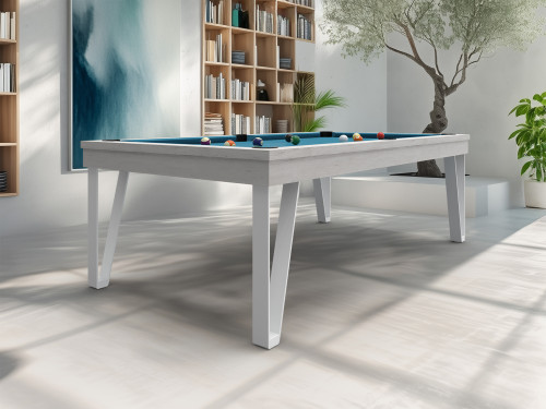 billard LIGHT en chêne blanchi veiné avec tapis bleu électrique et pieds blanc., intérieur minimaliste, atmosphère zen