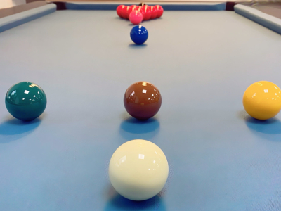 Le billard snooker : histoire, règles et matériel de jeu